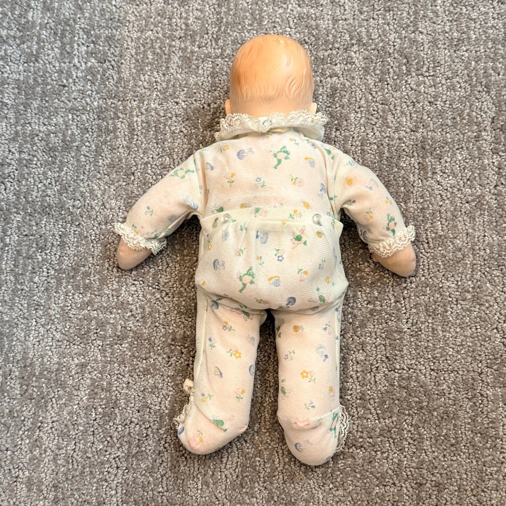 Vintage Madame Alexander Baby Doll Sleep Eyes Floral Lace Sleeper 1977 12in - Picture 9 of 10